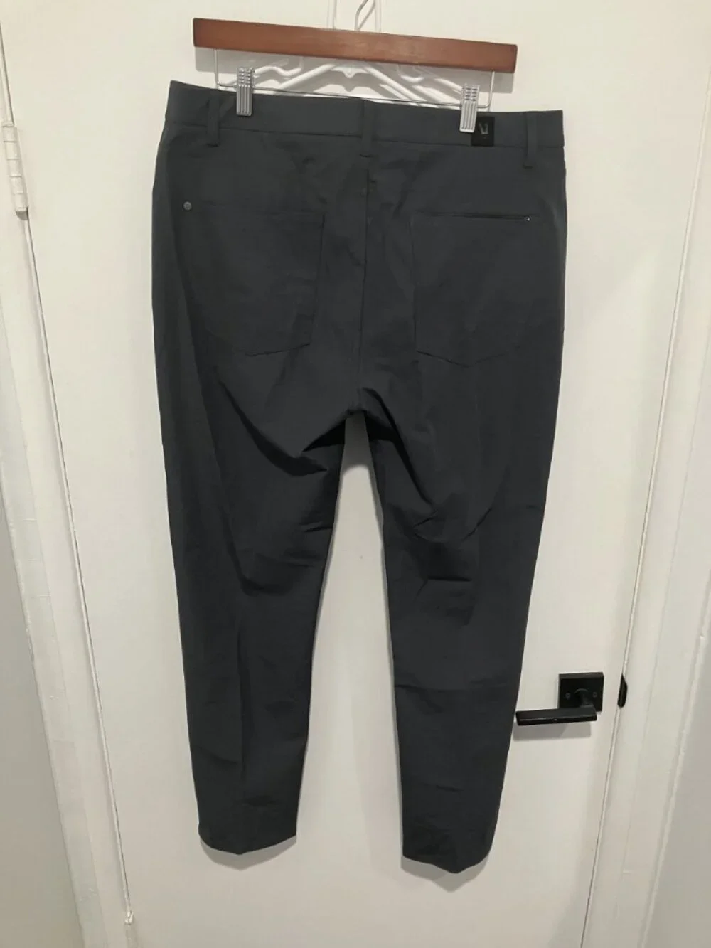 Vuori Men's Meta Pant Athletic Slim Fit Moisture Wicking, Charcoal, Size 36x32